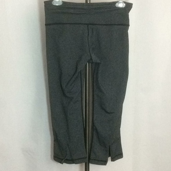 Lululemon Gather & Crow Crop Gray Heather S 6 EUC - Picture 1 of 8